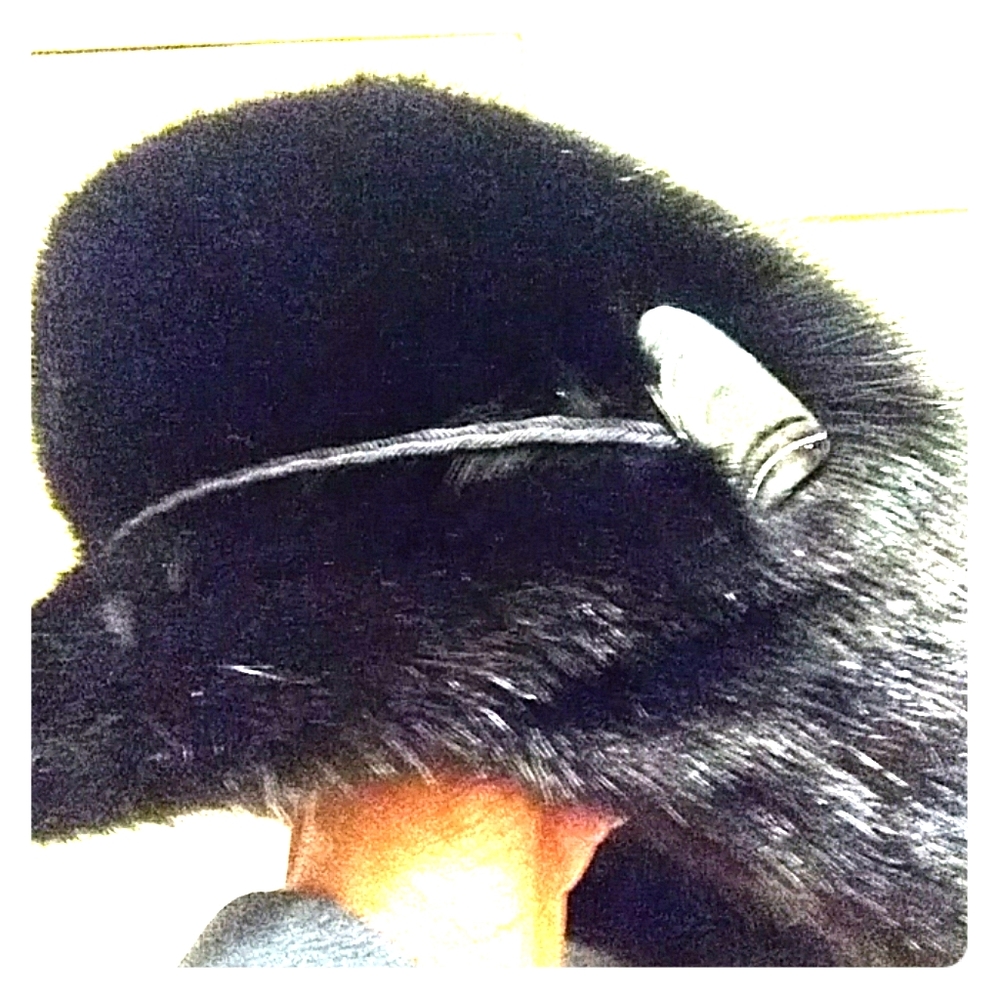 Mink bib hat. Black.